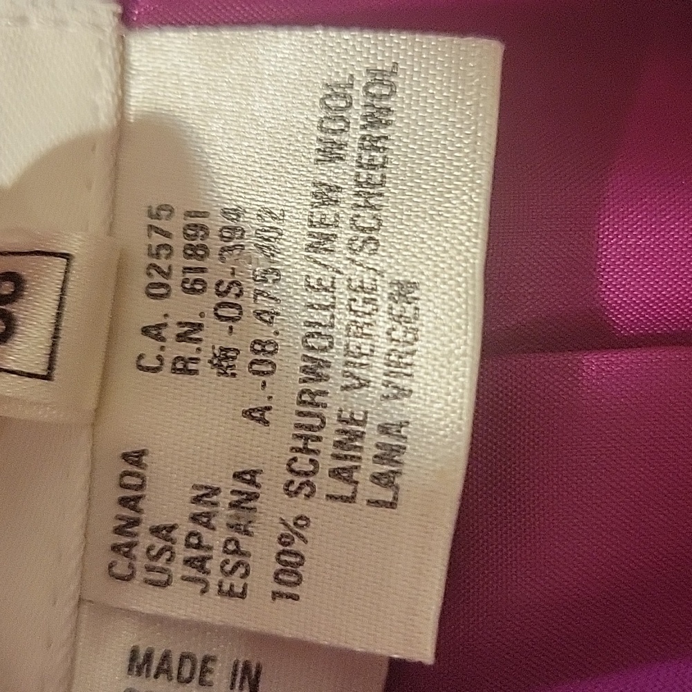 Vintage ESCADA by CRISCA fitted blazer, purple/fuscia color - Picture 3 of 8